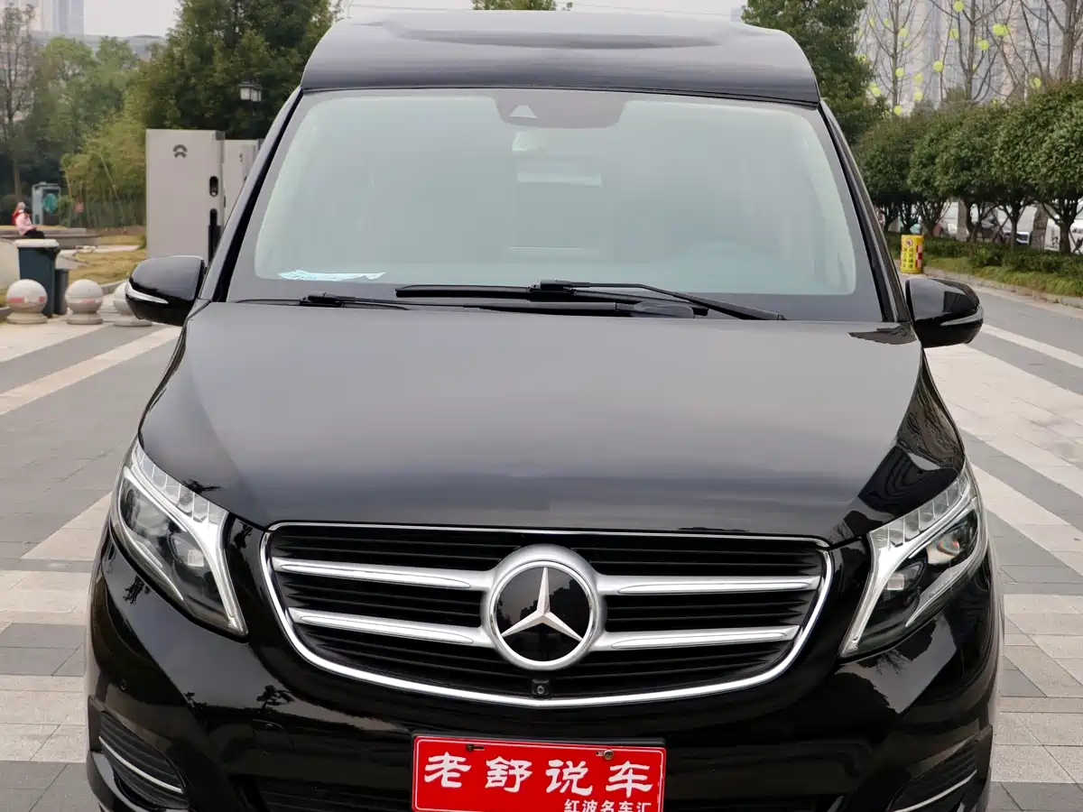 Mercedes-Benz V-Class 2018 V 260 L Premium Long Wheelbase Edition China VI фото 6