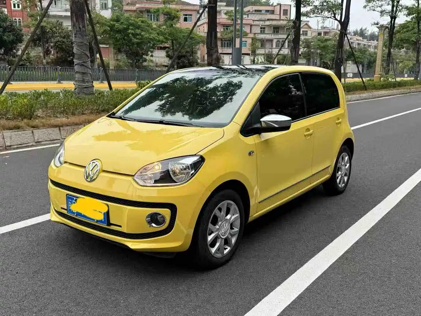 Volkswagen up! 2015 1.0L high up! фото 3