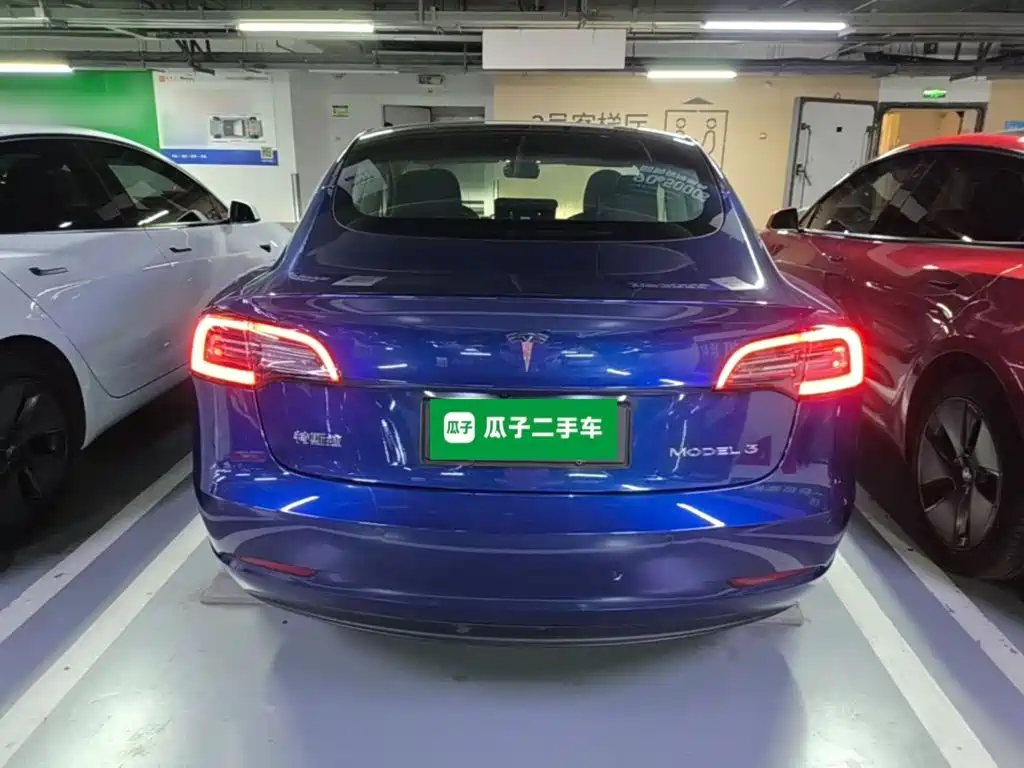 Фото 6 - Tesla Model 3