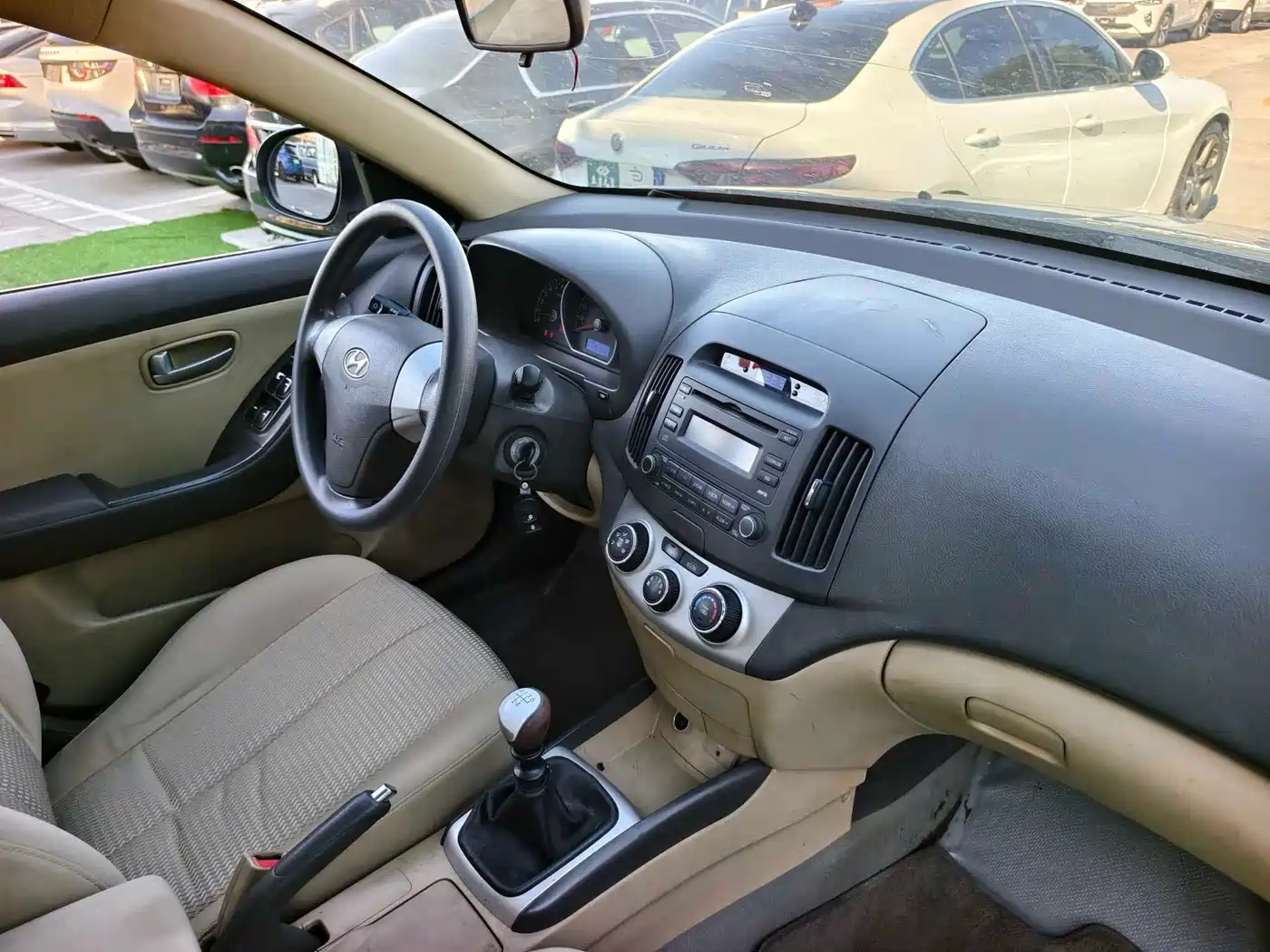 Hyundai Elantra 2010 1.6L MT GL фото 13