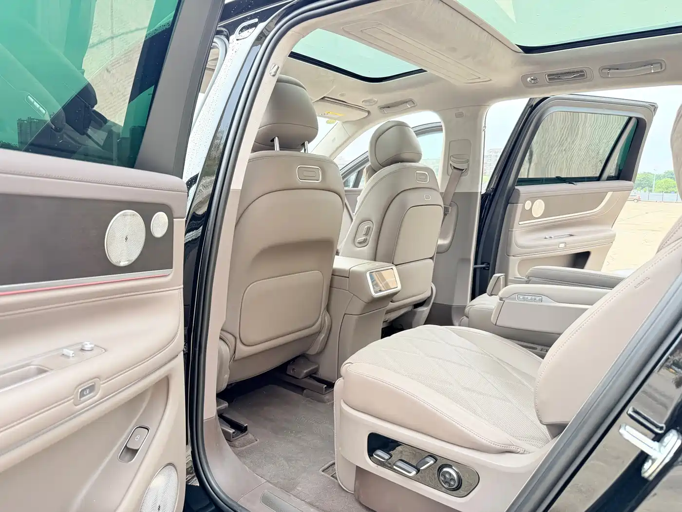 AITO Wenjie AITO M9 2025 Extended Range Ultra 52kWh 6-Seater фото 19