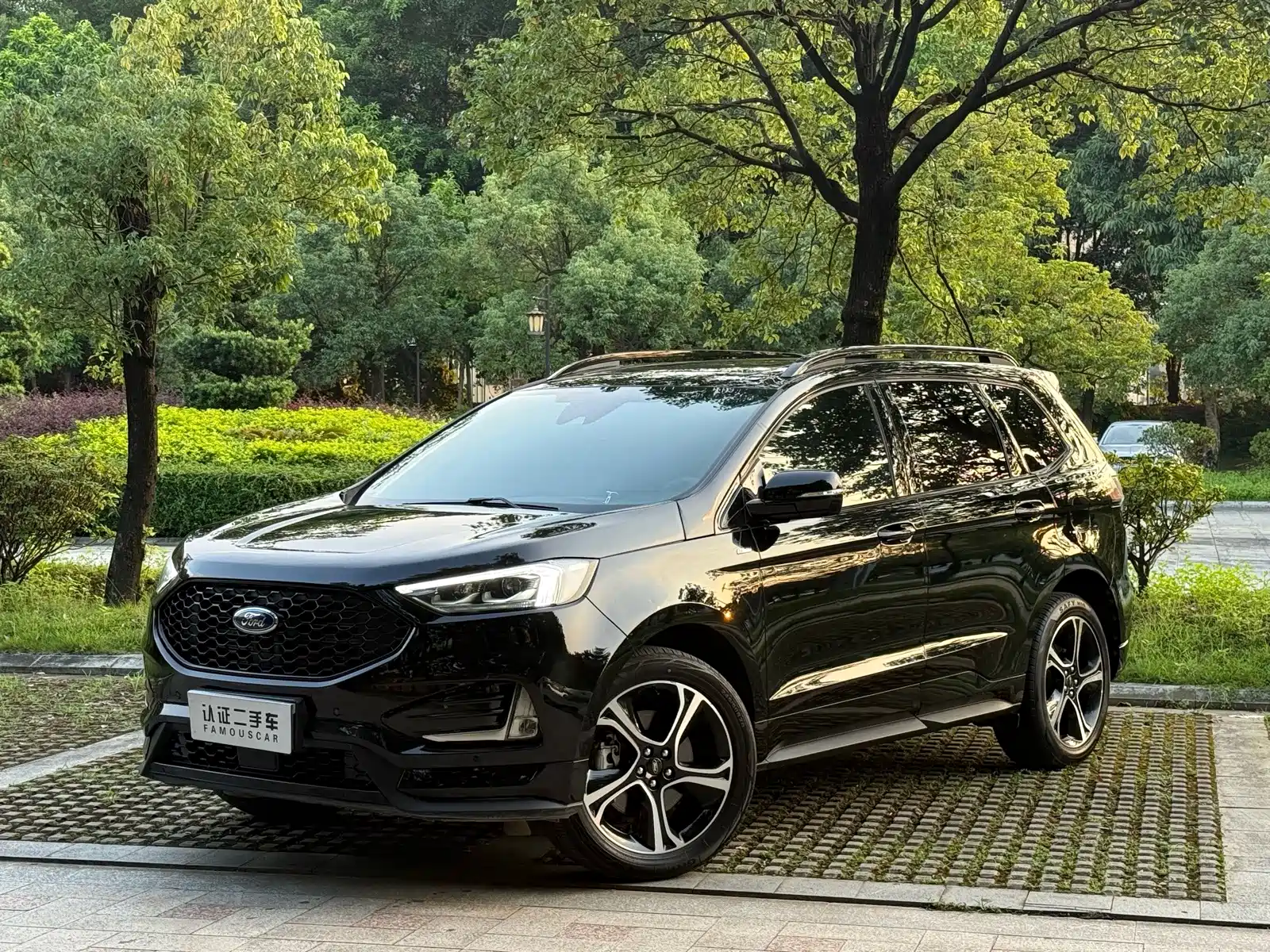 Фото 1 - Ford Edge