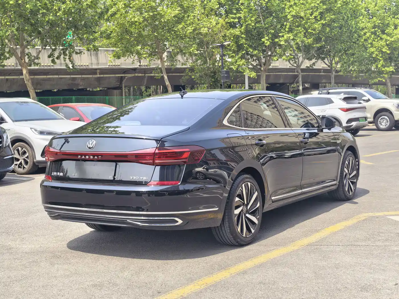 Volkswagen Passat 2023 Facelift 330TSI Elite Edition фото 10