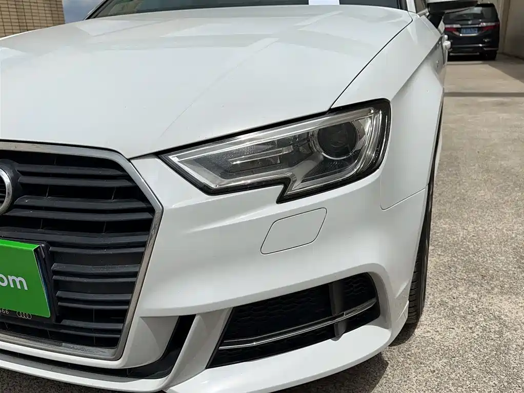 Audi A3 2018 30th Anniversary Limousine 35 TFSI Progressive фото 21
