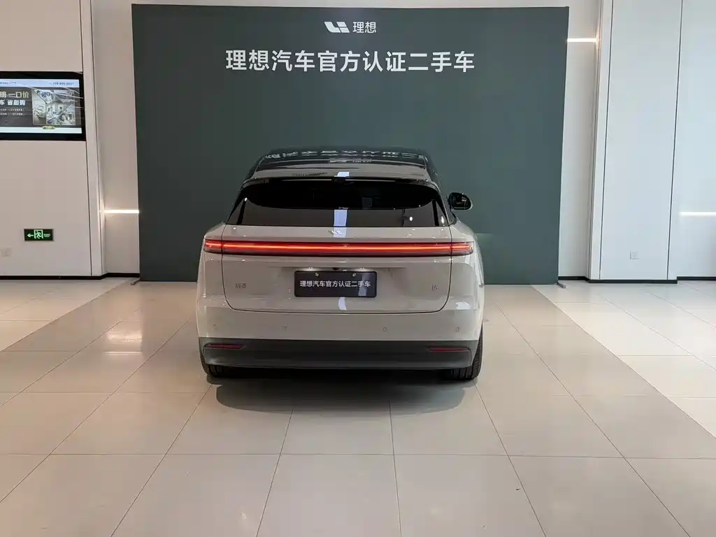 Li Auto i6 2026 2025 4WD Base Model