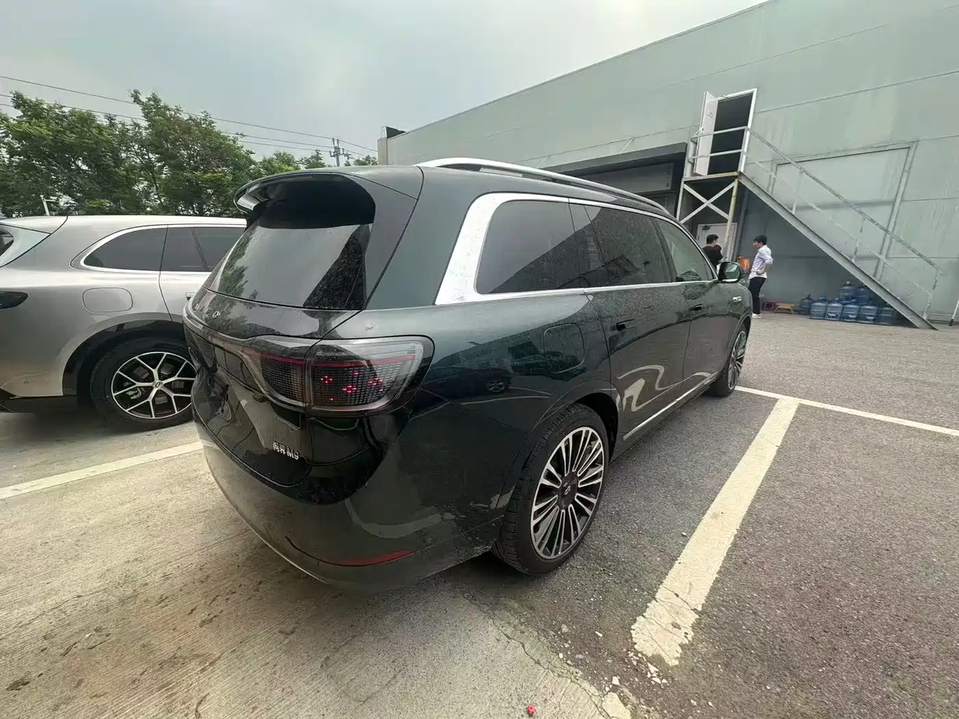 AITO Wenjie AITO M9 2024 Model Extended Range Ultra Edition 52kWh 5-Seater фото 6