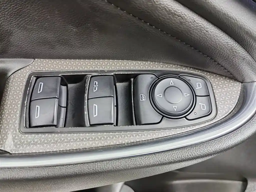 Chevrolet Malibu XL 2018 530T Auto RuiChi Edition фото 9