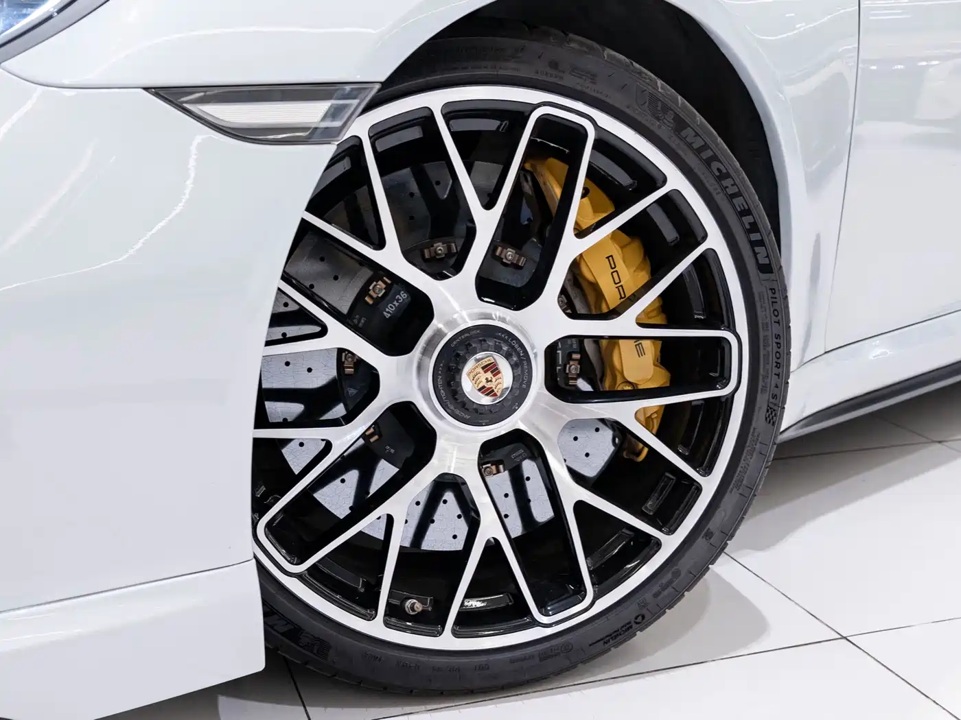 Porsche 911 2014 Turbo S 3.8T фото 4