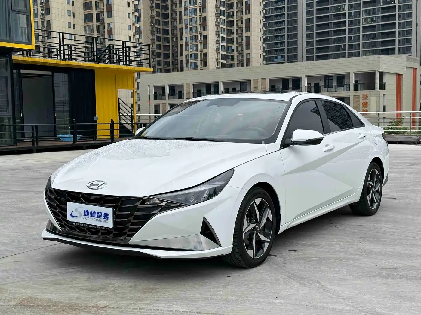 Hyundai Elantra 2022 1.5L CVT LUX Premium Edition