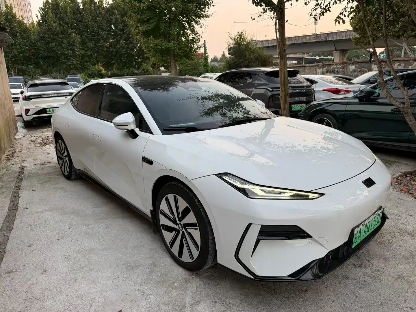 Фото 3 - Geely Galaxy Galaxy E8