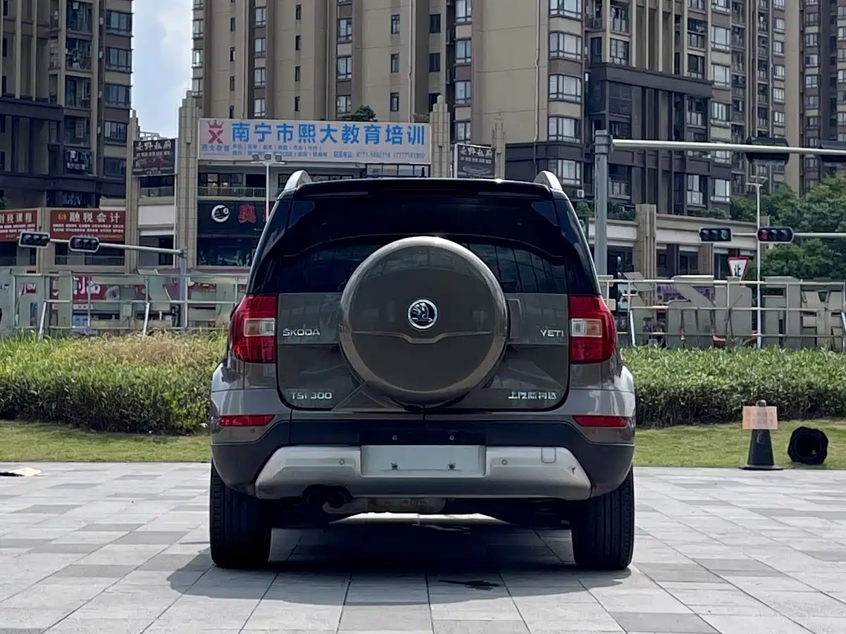 Škoda Yeti 2018 2017 TSI300 DSG Premium Edition