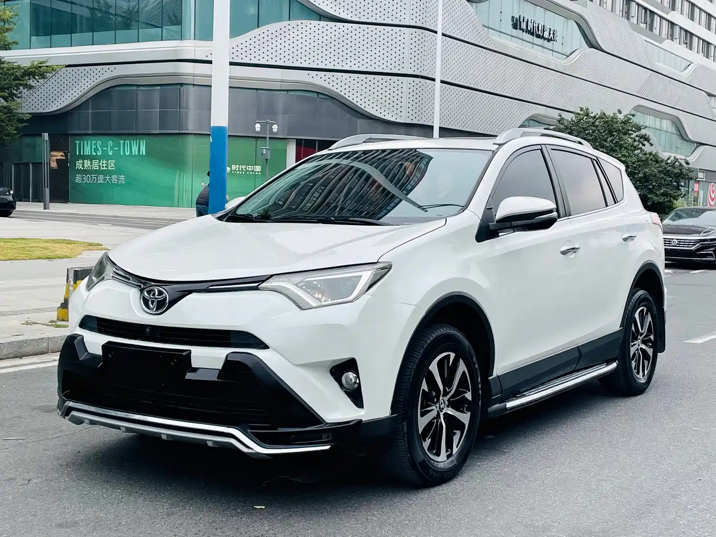 Toyota RAV4 Rongfang 2016 2.0L CVT 2WD Trend (China V)