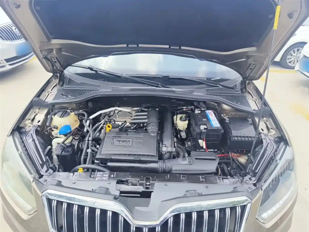 Škoda Yeti 2014 1.4TSI Manual Polar фото 20