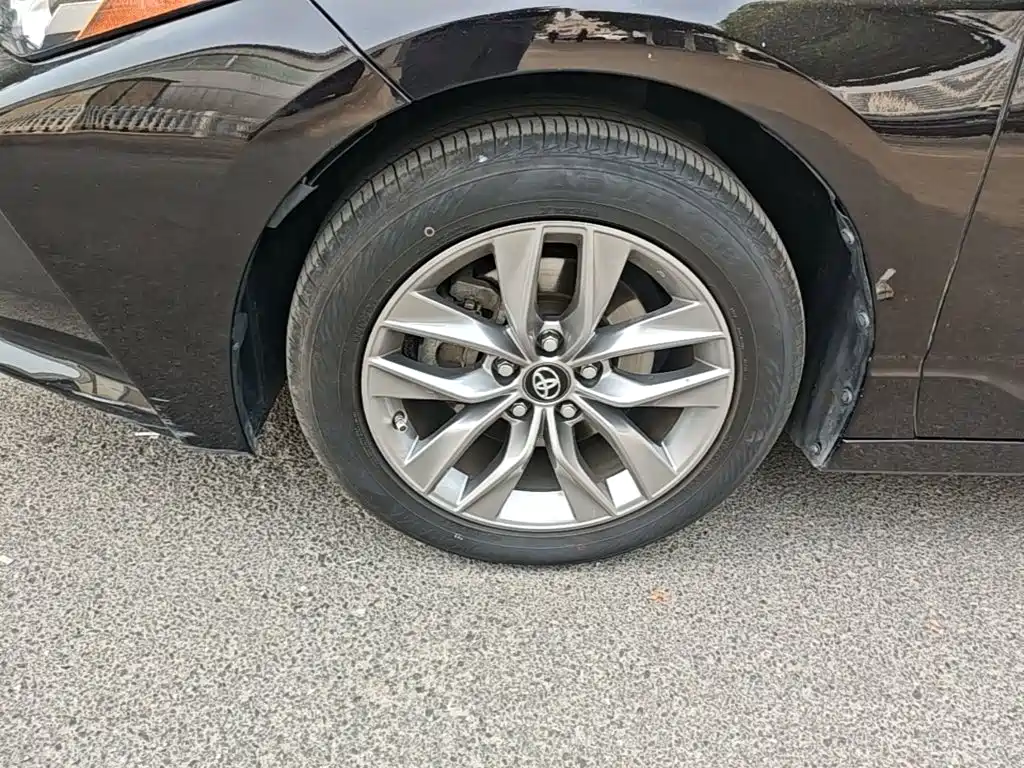 Фото 23 - Toyota Avalon