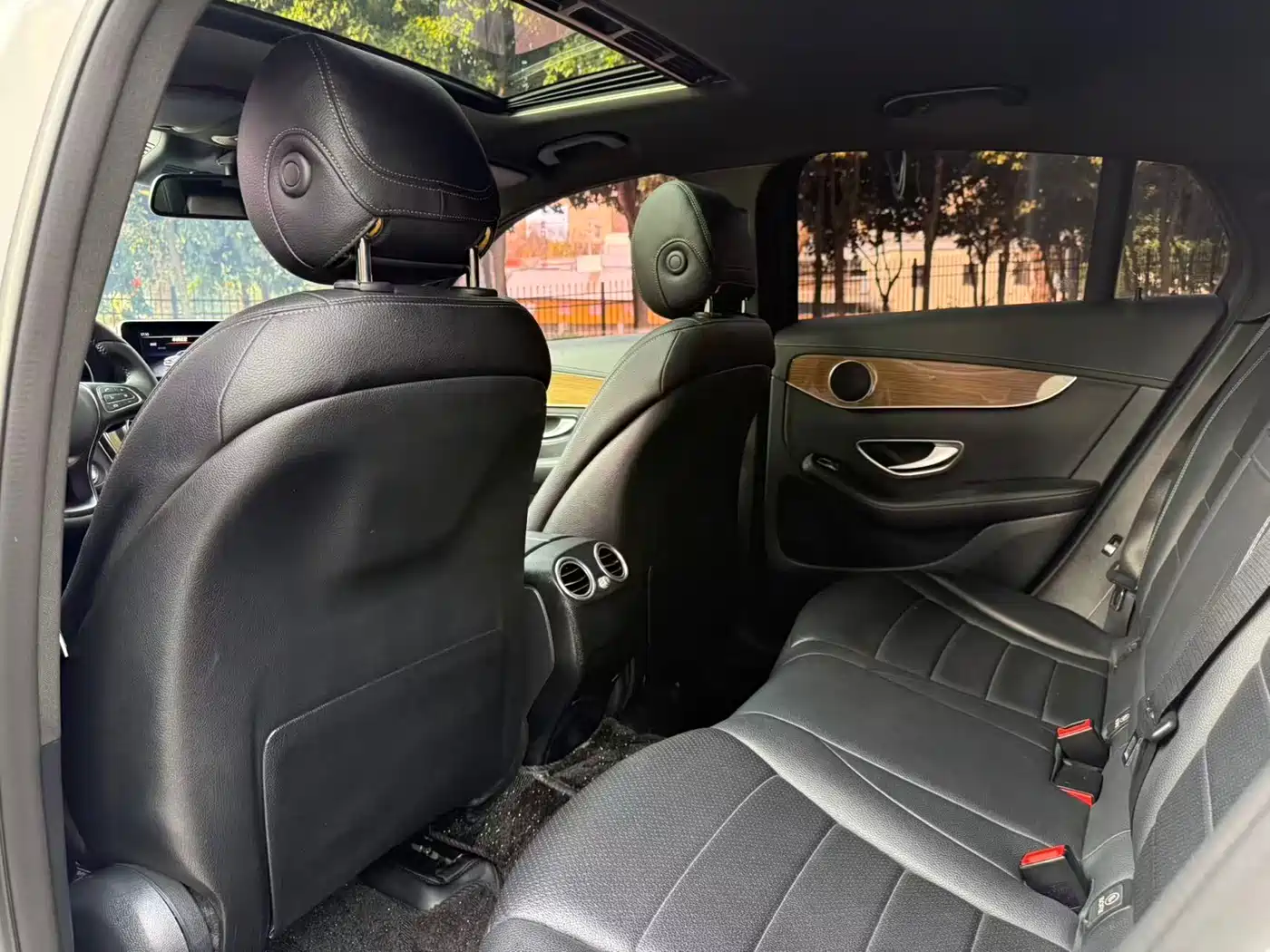Mercedes-Benz GLC Coupe 2018 GLC 260 4MATIC Coupe SUV фото 8