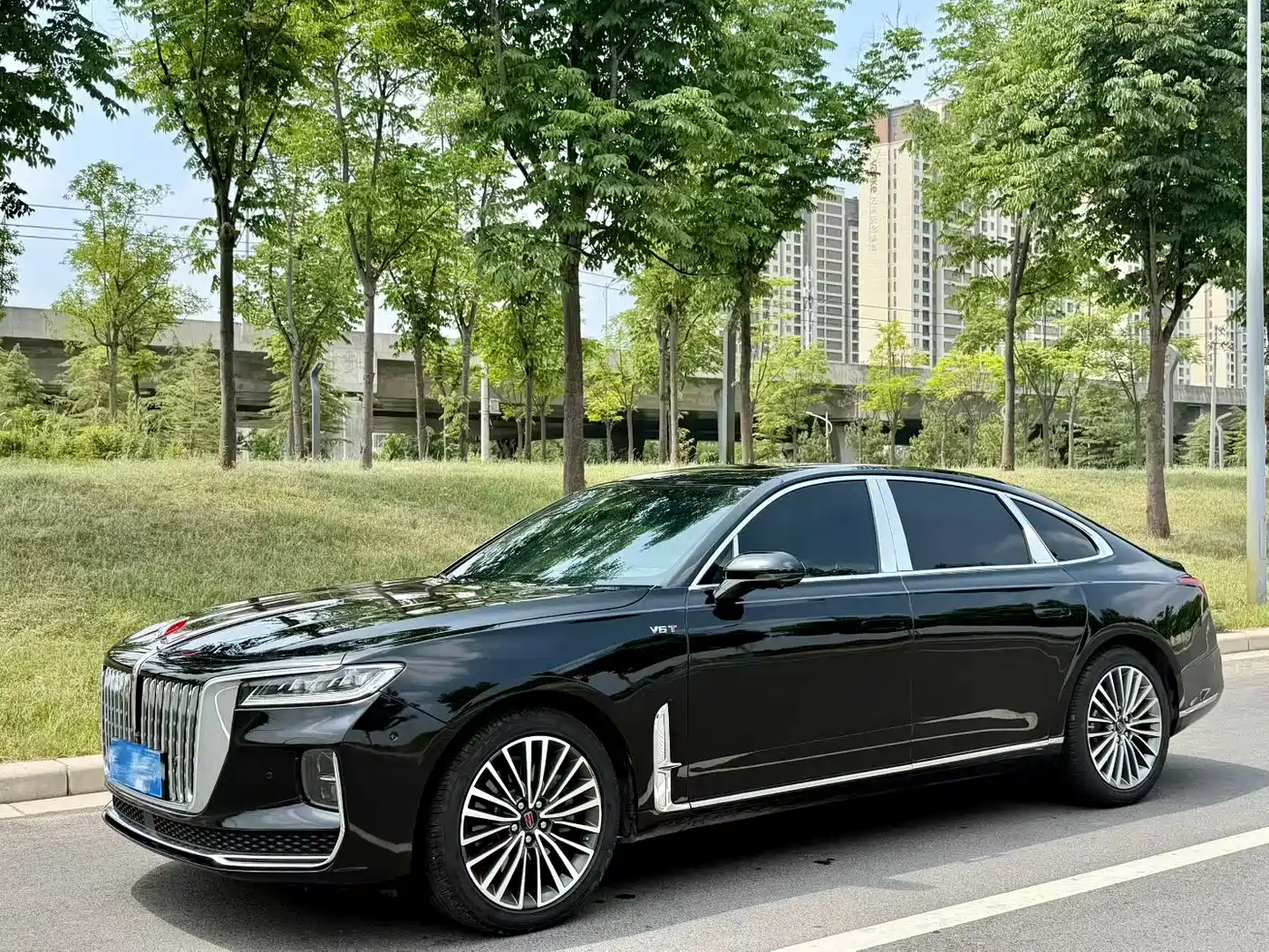 Hongqi H9 2022 2.0T Smart Connect Flag Joy Edition фото 2
