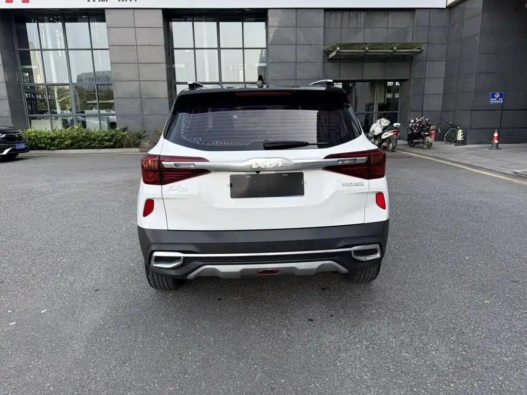 2023 Kia KX3