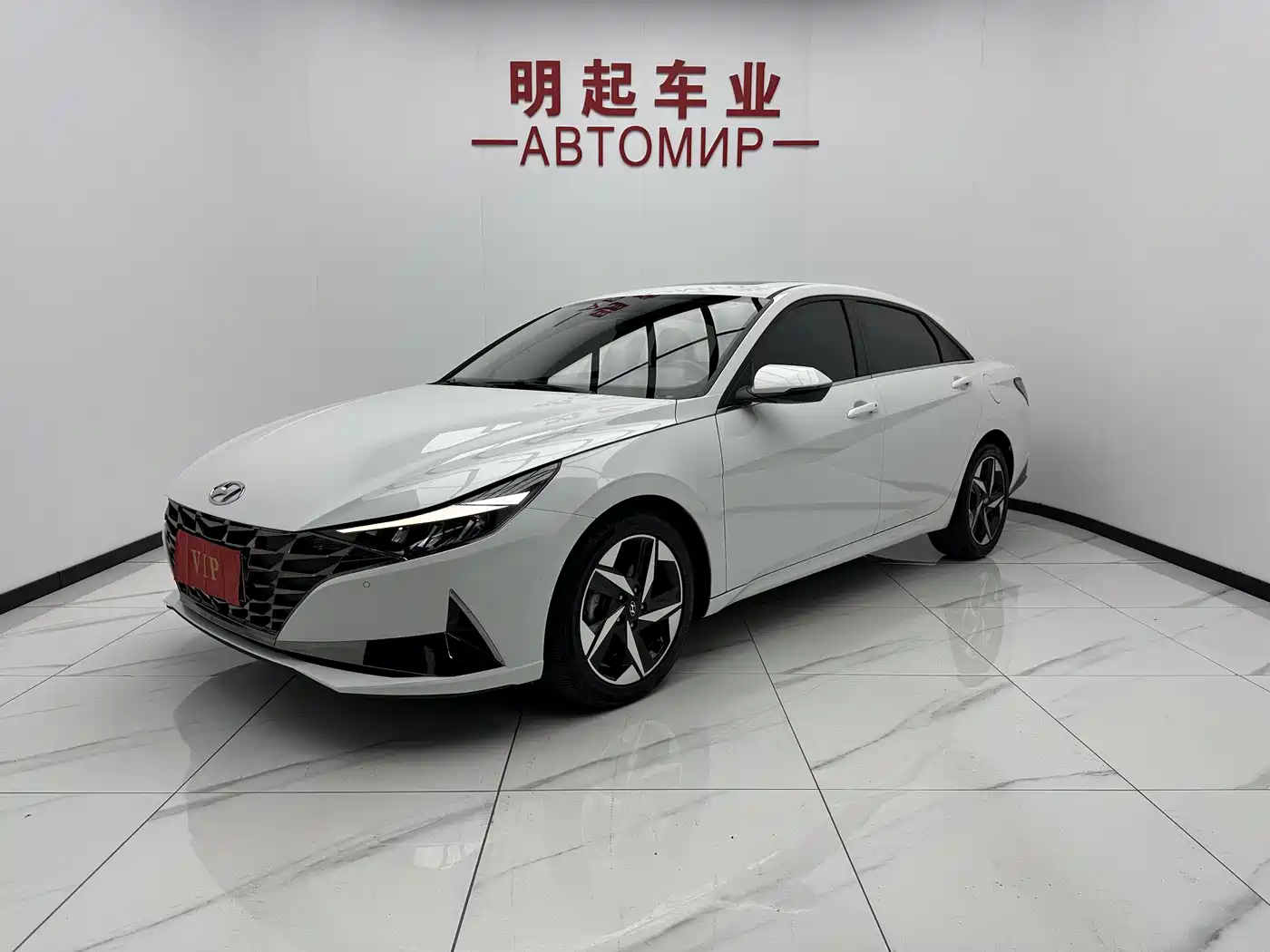 HYUNDAI ELANTRA