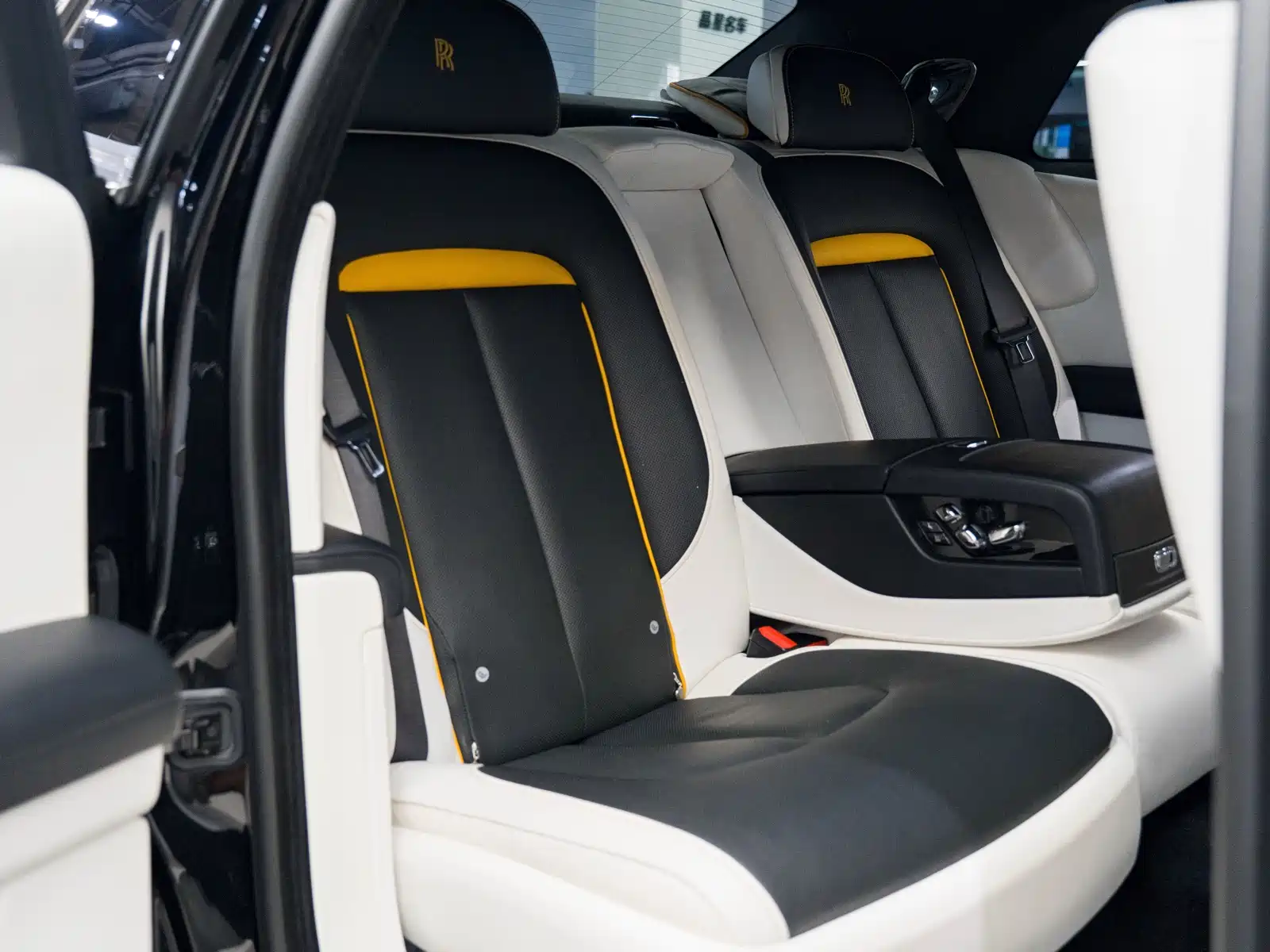 Фото 9 - Rolls-Royce Ghost