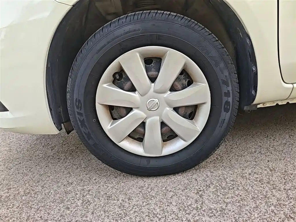 Nissan Sunny 2016 2015 1.5XE Manual Comfort