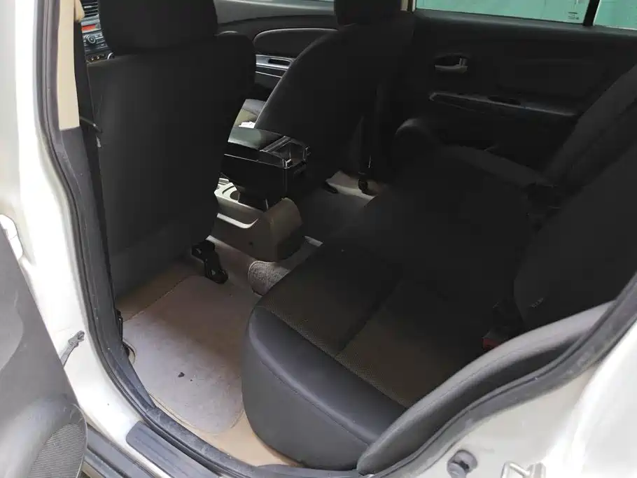 Venucia R50 2013 2013 1.6L Manual Fashion
