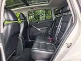 Photo 7 - Volkswagen Tiguan