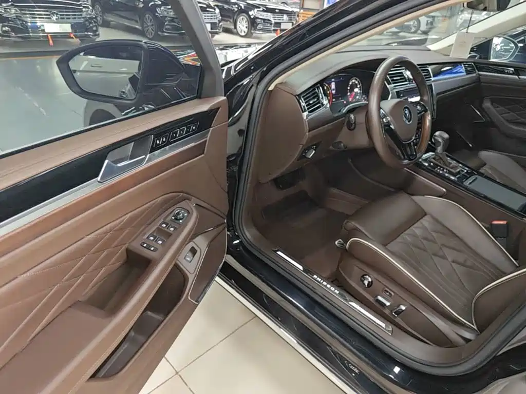 Volkswagen Phideon 2023 2021 380TSI Premium Edition