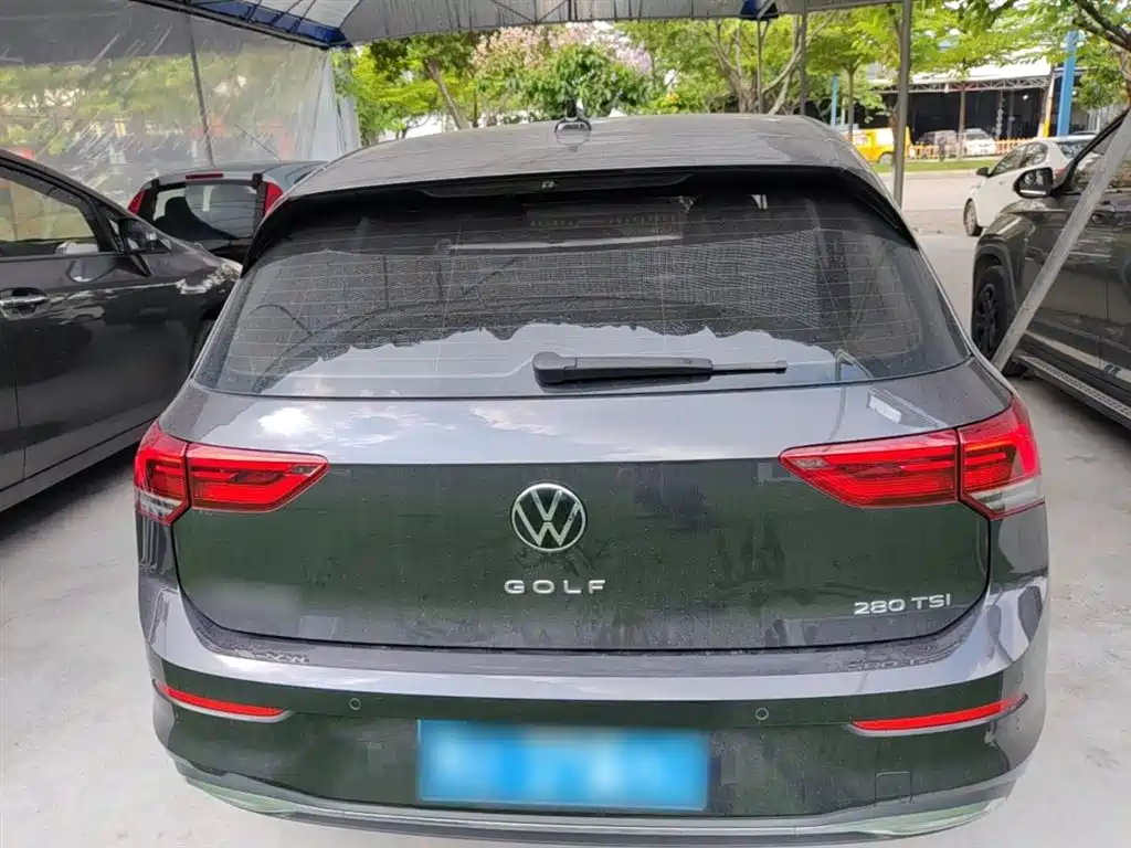VOLKSWAGEN GOLF