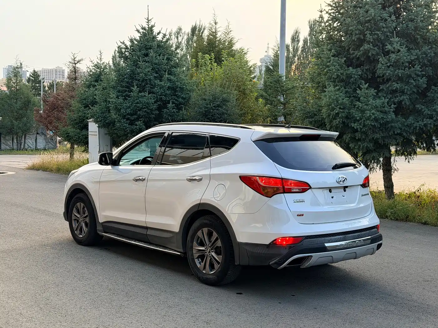 Hyundai Santa Fe 2013 2013 Model 2.4L Automatic 2WD Smart