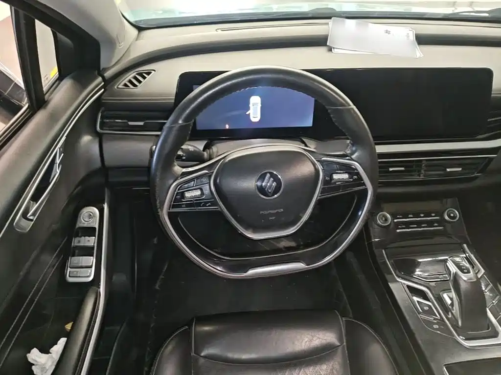 JMCG New Energy Yi 2022 2021 500km Shining Youth Long Range Edition