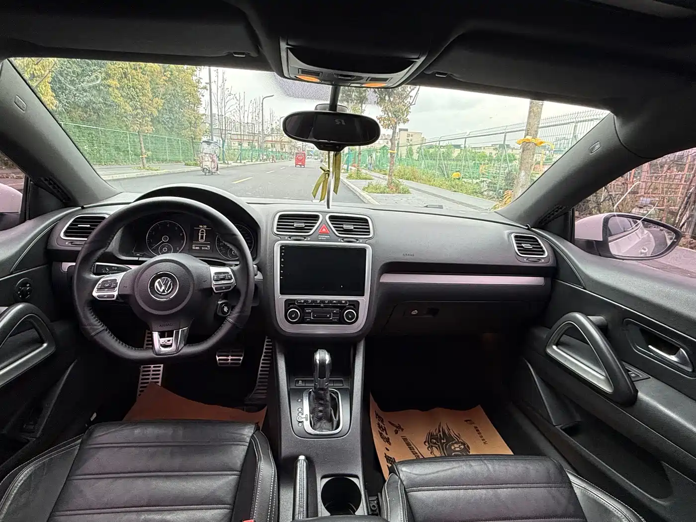 Volkswagen Scirocco 2011 2.0TSI R-Line фото 13