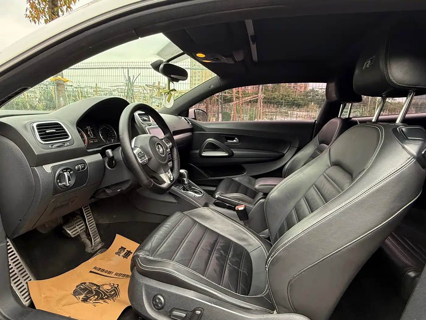 Volkswagen Scirocco 2011 2.0TSI R-Line фото 10