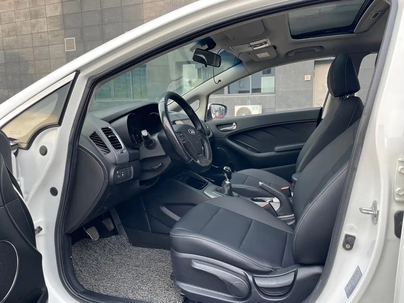 Фото 6 - Kia K3