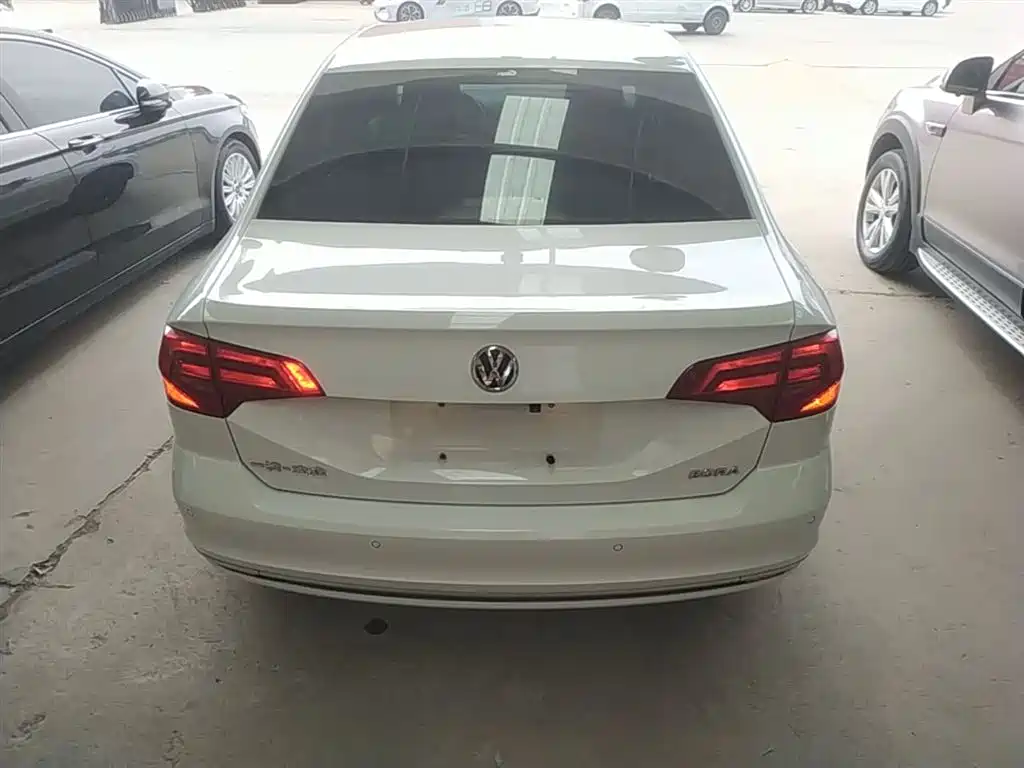 Volkswagen Bora 2016 Model 1.6L Automatic Comfort фото 6