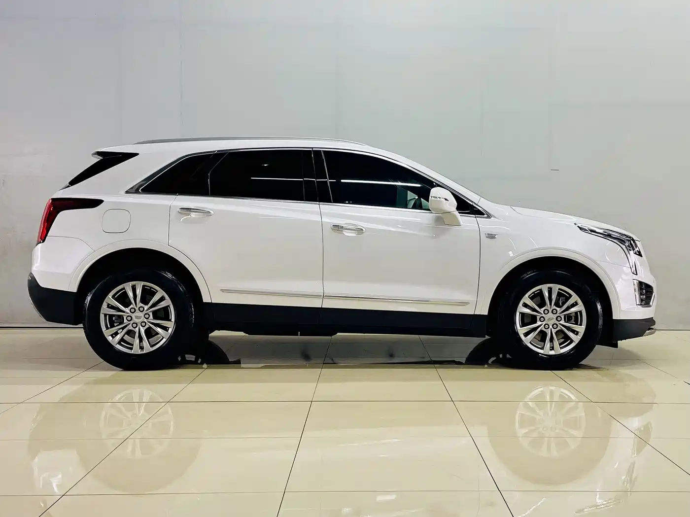 Cadillac XT5 2021 2.0T 2WD Luxury Edition фото 4