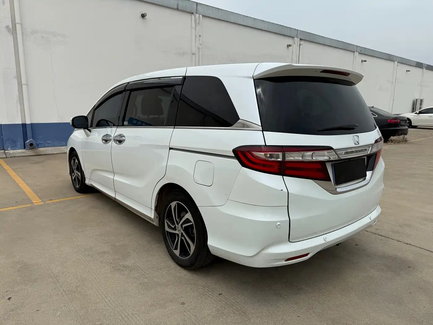 Фото 9 - Honda Odyssey