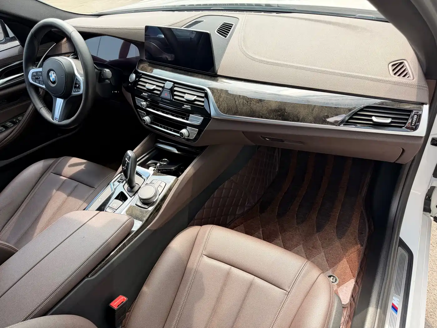 Фото 18 - BMW 5 Series