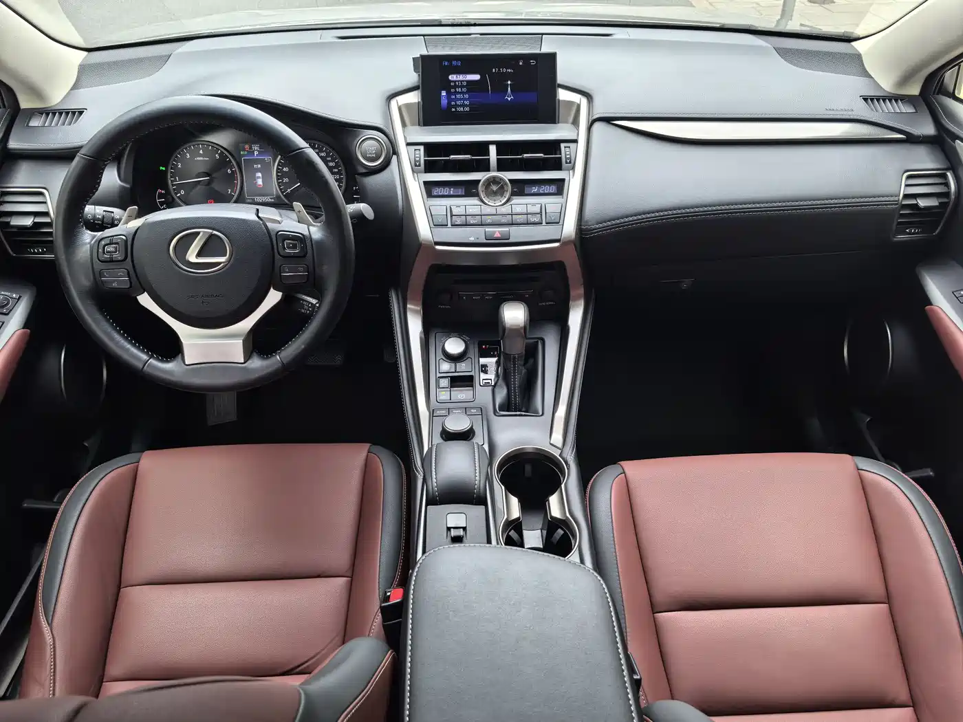 Lexus NX 2015 200t AWD F Sport фото 15