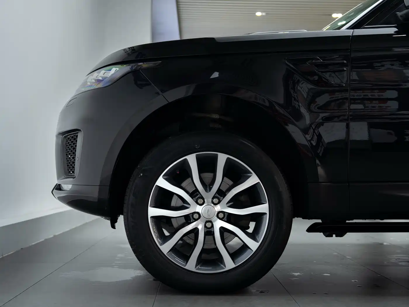 Land Rover Range Rover Sport 2016 Model 3.0 SC V6 HSE фото 8