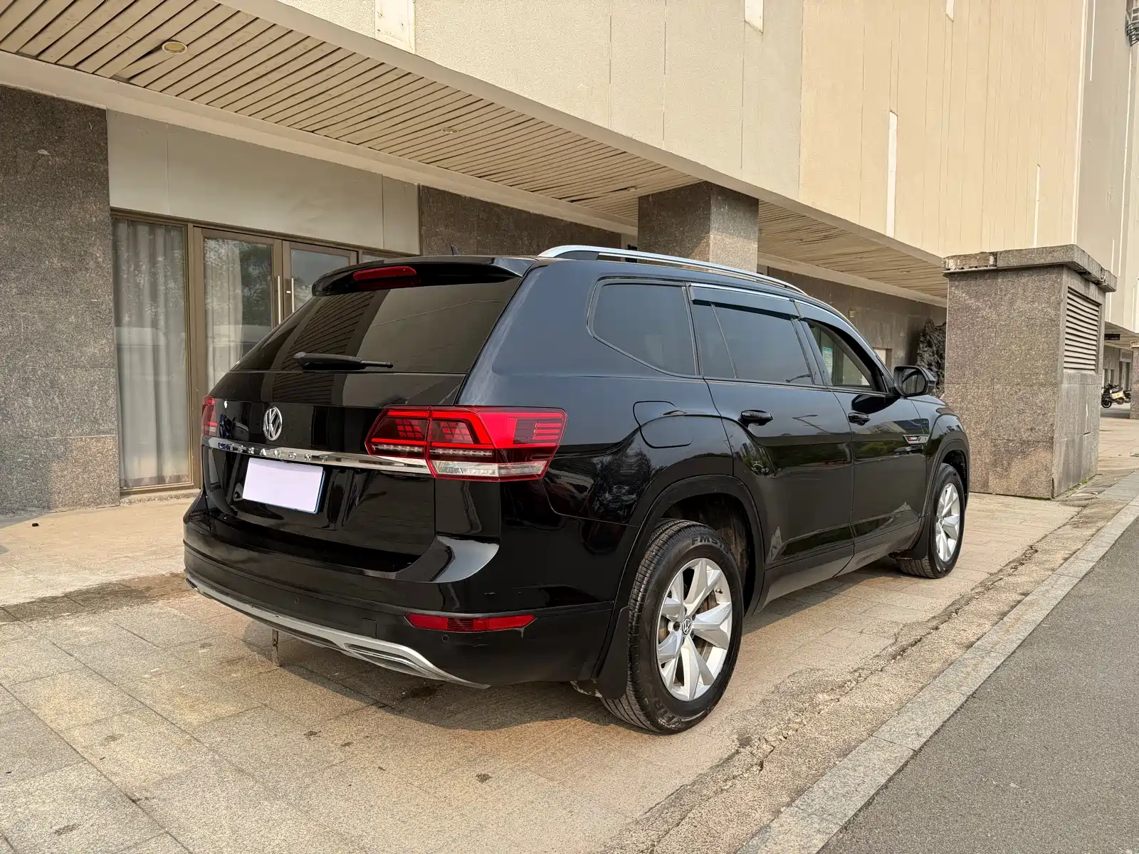 صورة 8 - Volkswagen Teramont