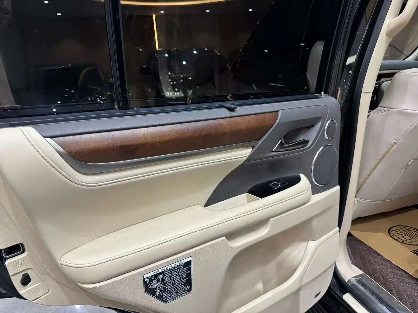 Lexus LX фото 6