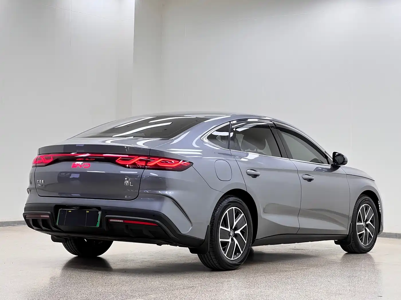 BYD Qin L 2024 DM-i 80KM Superior фото 7