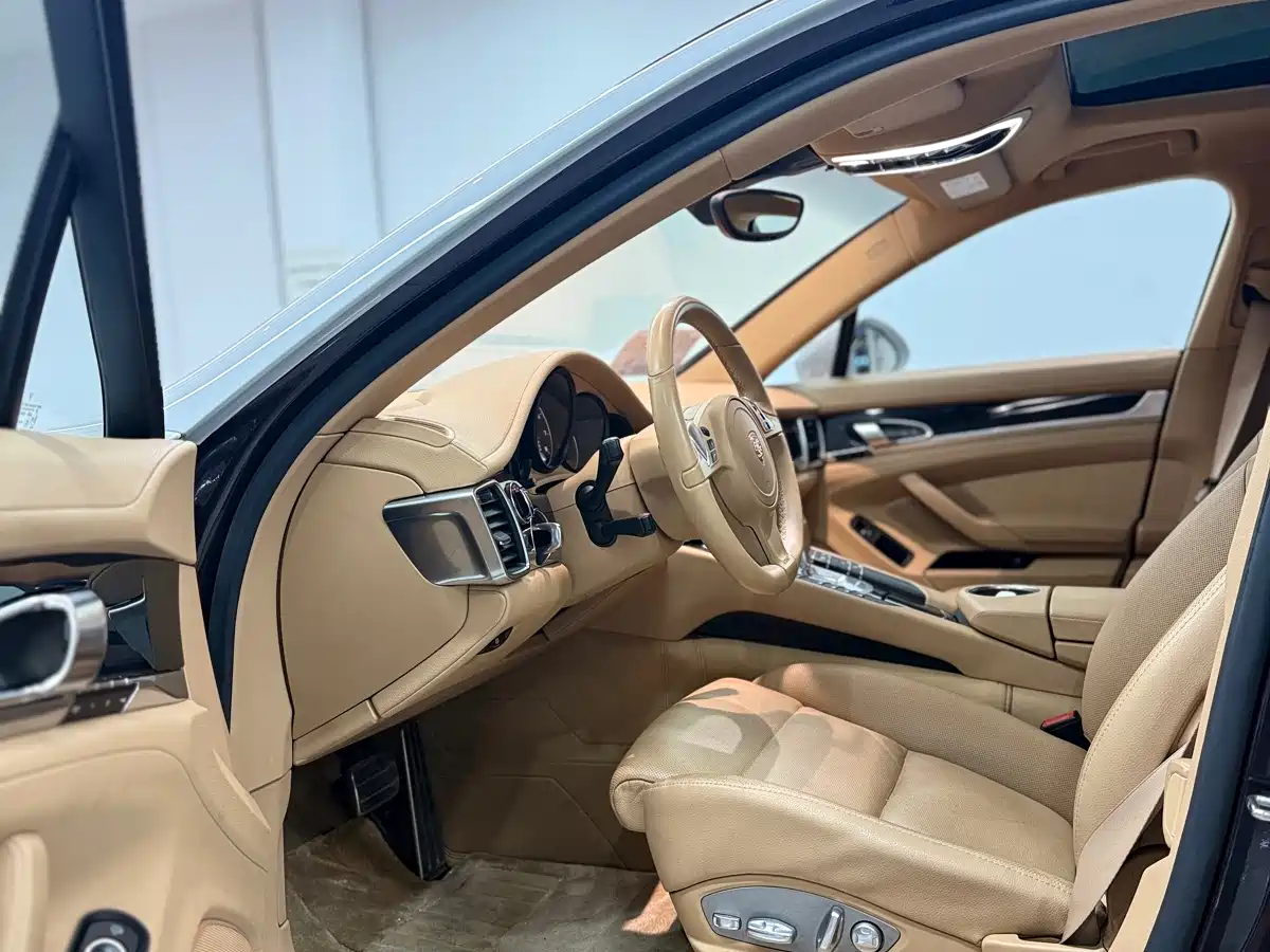 Porsche Panamera 2014 Panamera Executive 3.0T фото 8