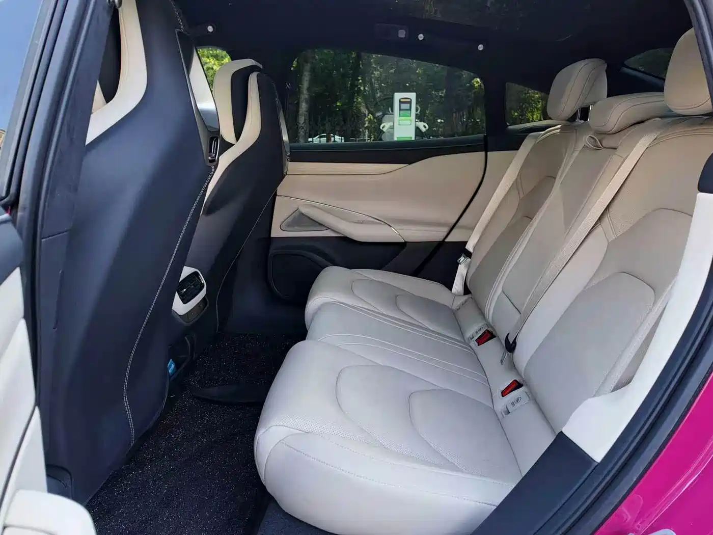 Xiaomi Auto Xiaomi SU7 2024 AWD Extended Range Advanced Smart Driving Max Edition фото 9