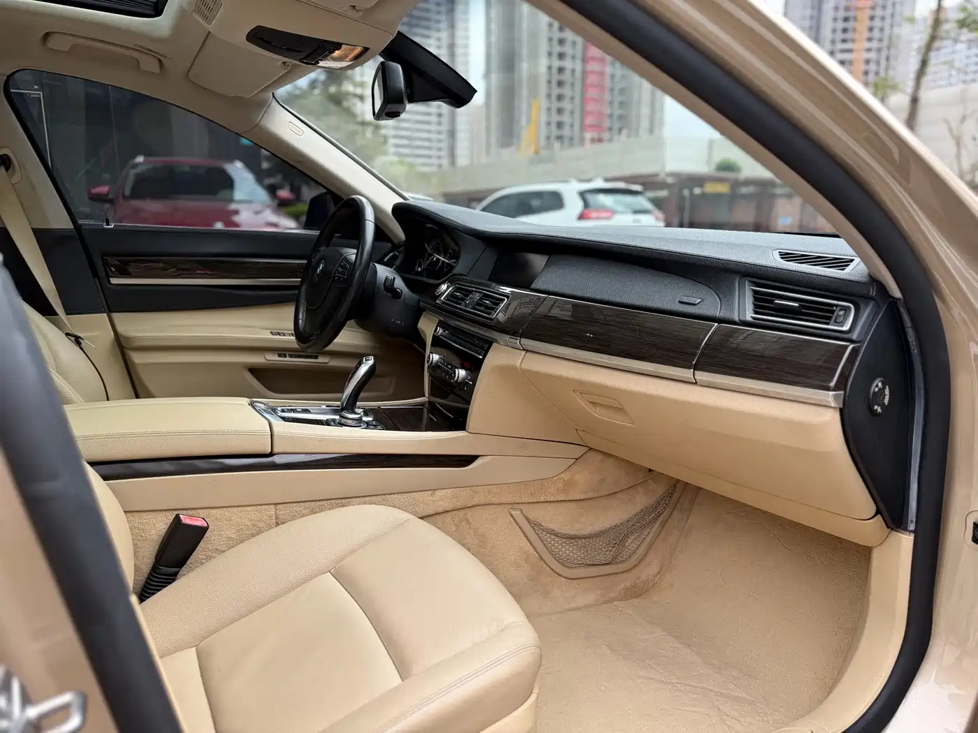 BMW 7 Series 2009 730Li Leading фото 5
