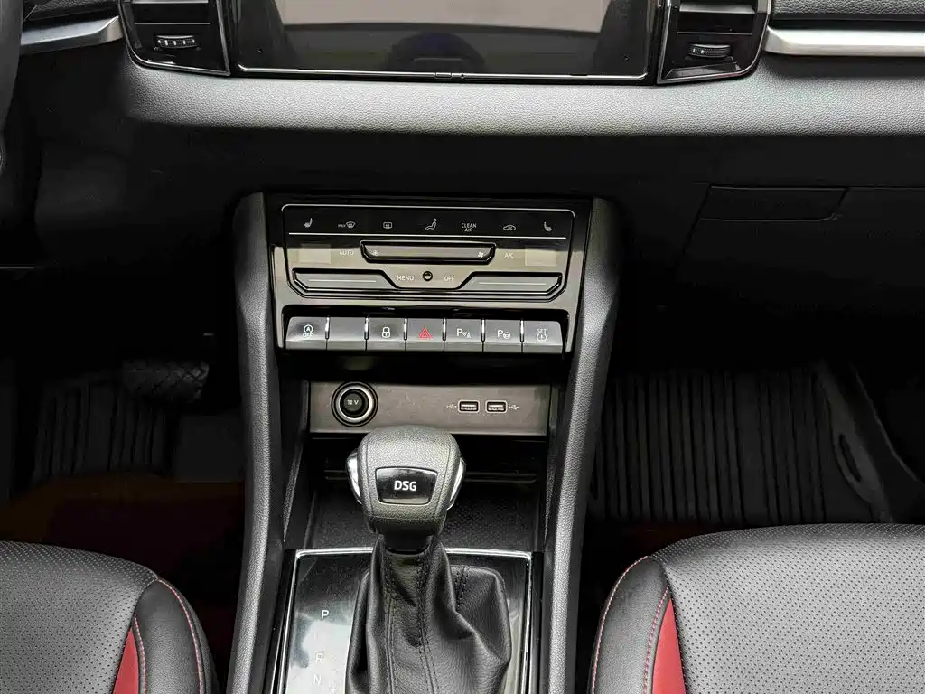 Škoda Karoq 2022 Facelift TSI280 Luxury Edition фото 11