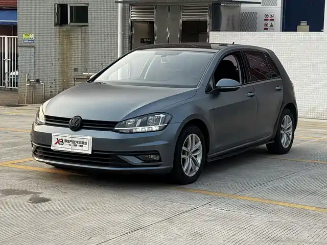 VOLKSWAGEN GOLF
