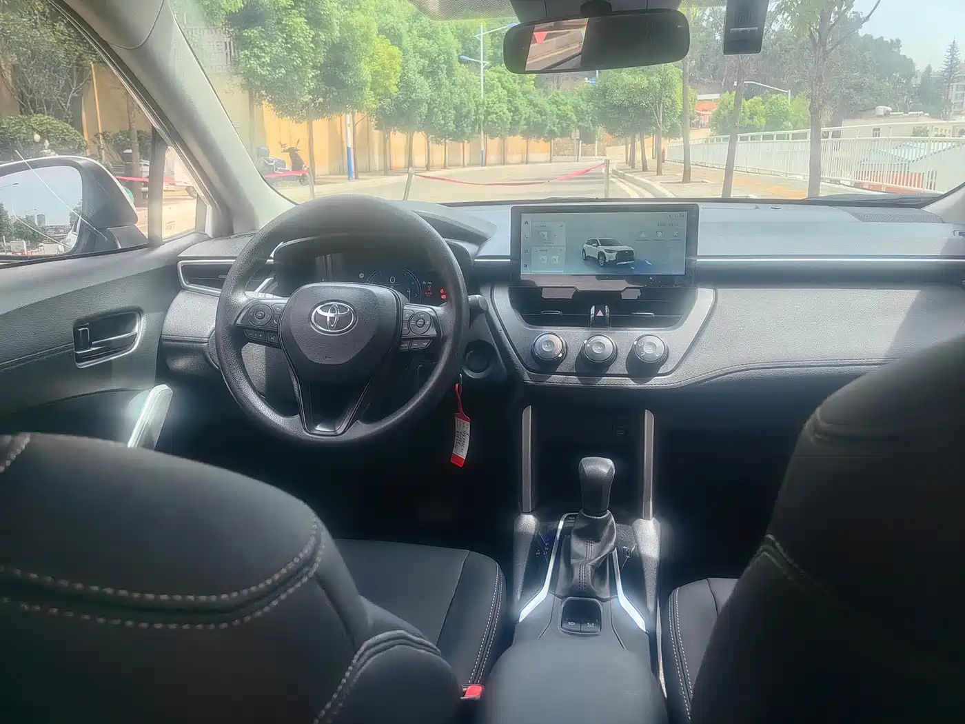 Toyota Corolla Cross 2023 2.0L Pioneer Edition фото 6