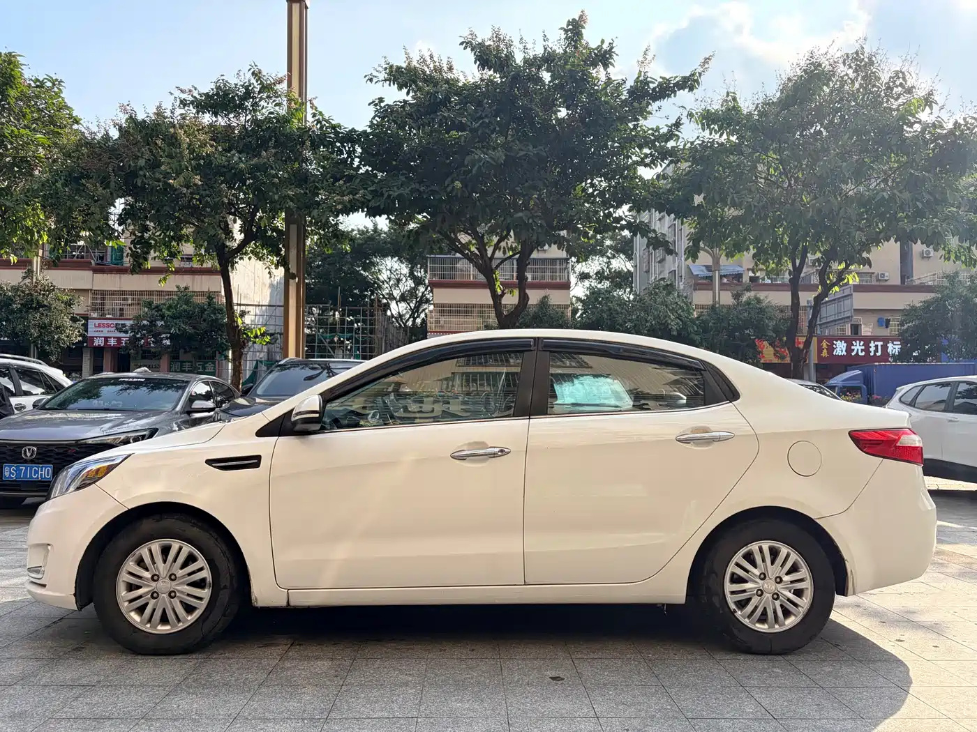 Kia K2 2012 Sedan 1.4L AT Premium ECO Commemorative Edition фото 4