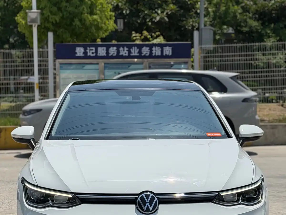 Volkswagen Golf 2023 Facelift 280TSI DSG Pro фото 2